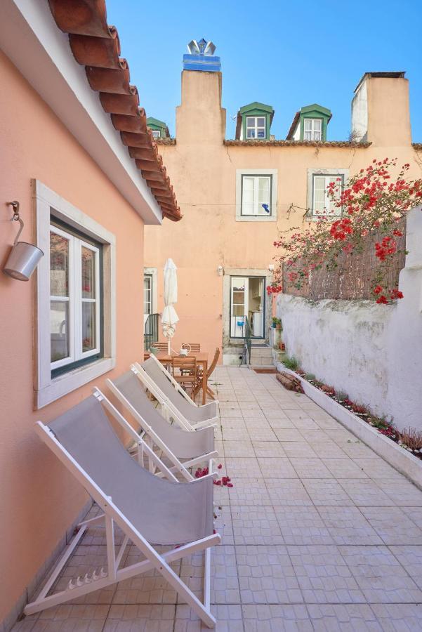 Amazing Terrace And Riverview In Historical Lisbon Bagian luar foto