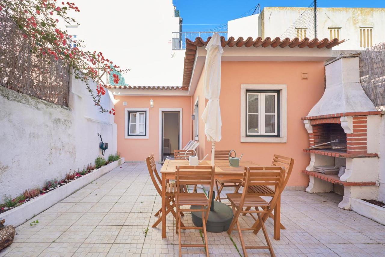 Amazing Terrace And Riverview In Historical Lisbon Bagian luar foto
