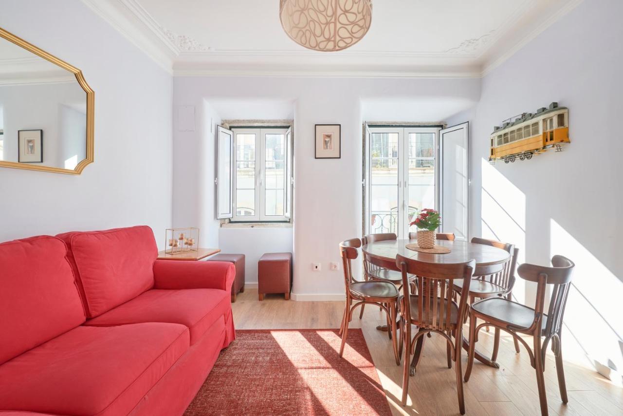 Amazing Terrace And Riverview In Historical Lisbon Bagian luar foto