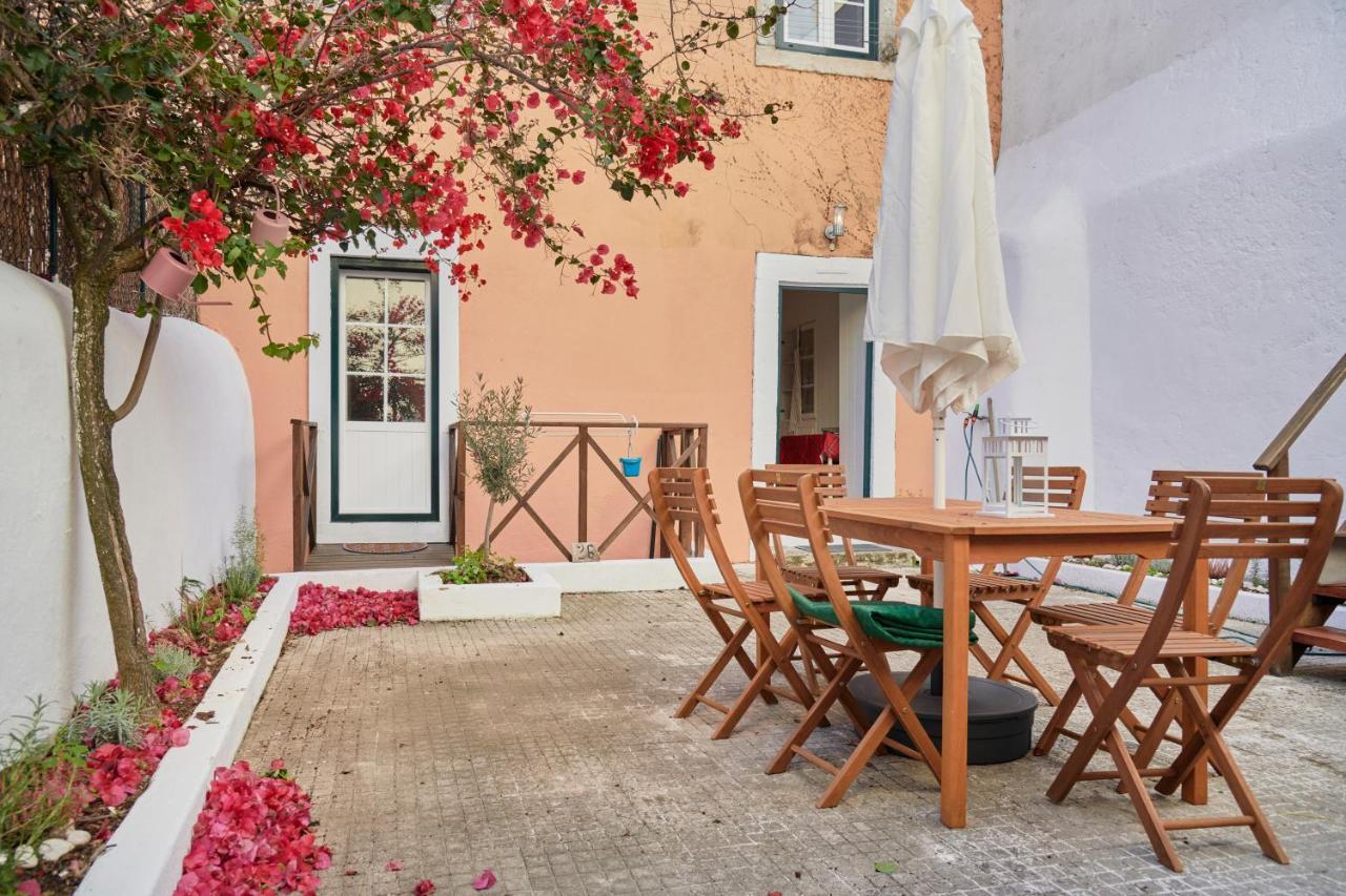 Amazing Terrace And Riverview In Historical Lisbon Bagian luar foto
