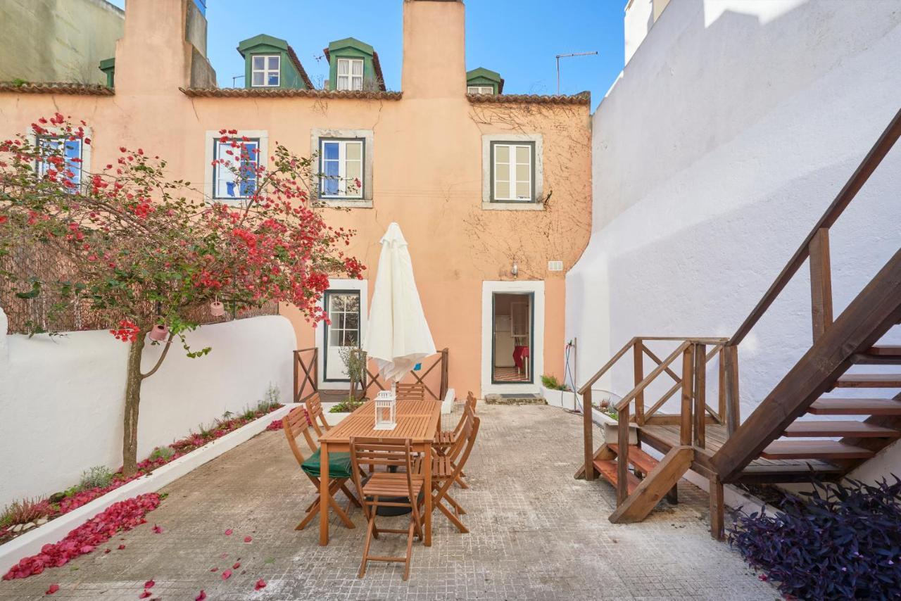 Amazing Terrace And Riverview In Historical Lisbon Bagian luar foto